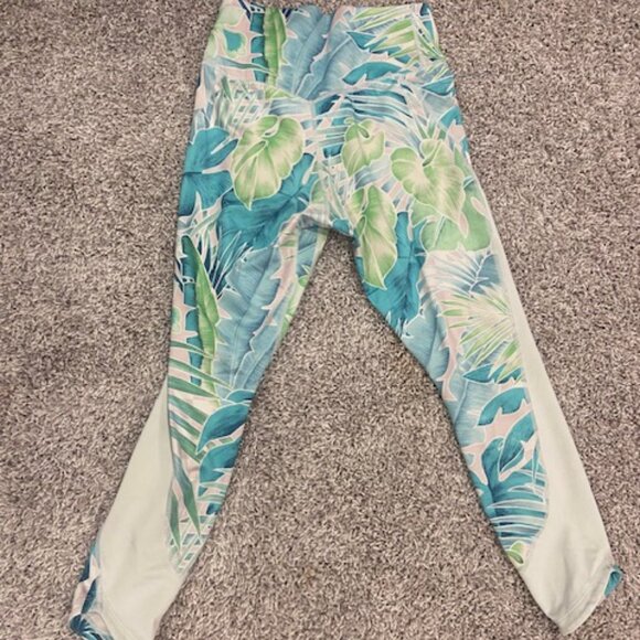 Nike Dri-FIT High-Waist Teal, Aqua and Green Leaf Pattern Legging Capris, S - Picture 5 of 5